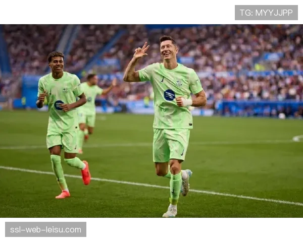 巴萨3-0莱万特重返榜首，德容费尔明建功